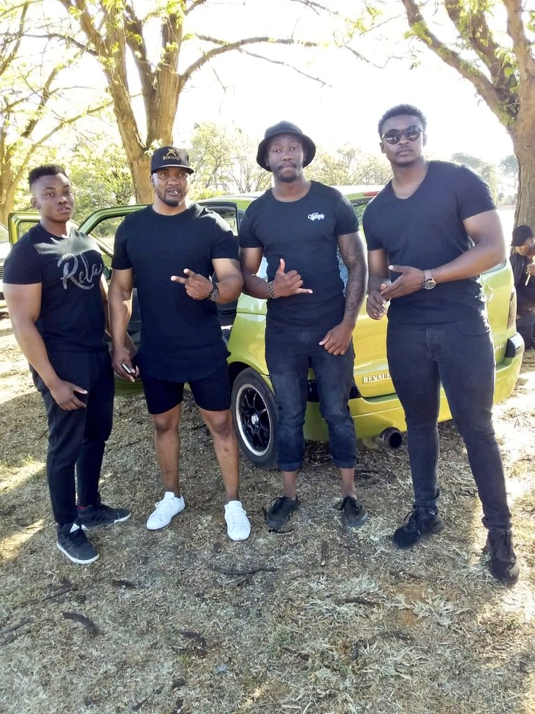 ObakengIkaneng's tweet photo. Rolled up with the crew π€
#FestiveFeverFest
#DuPlooysHustlers https://t.co/nIpOzYp2bV