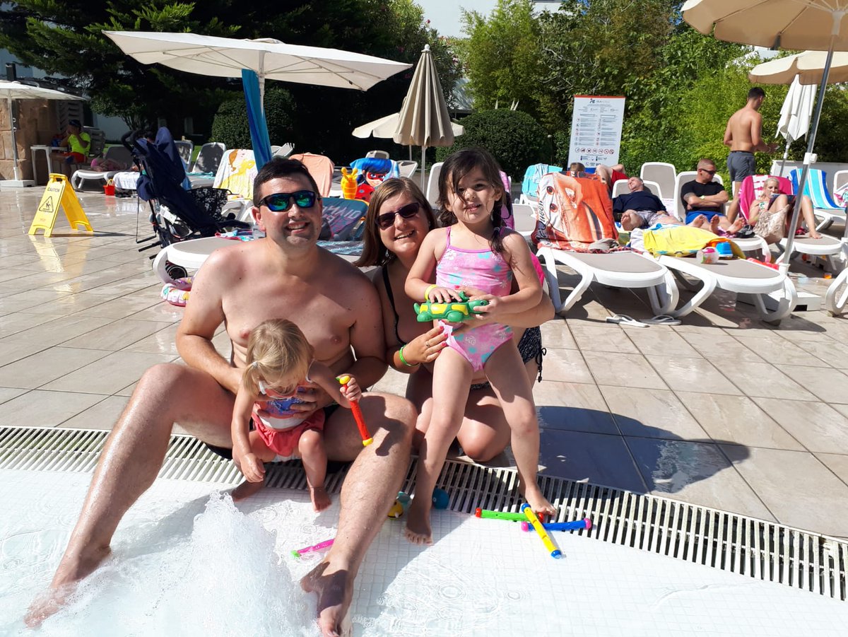 george_mc's tweet photo. Family fun #majorca2018 https://t.co/tE98PTewWQ