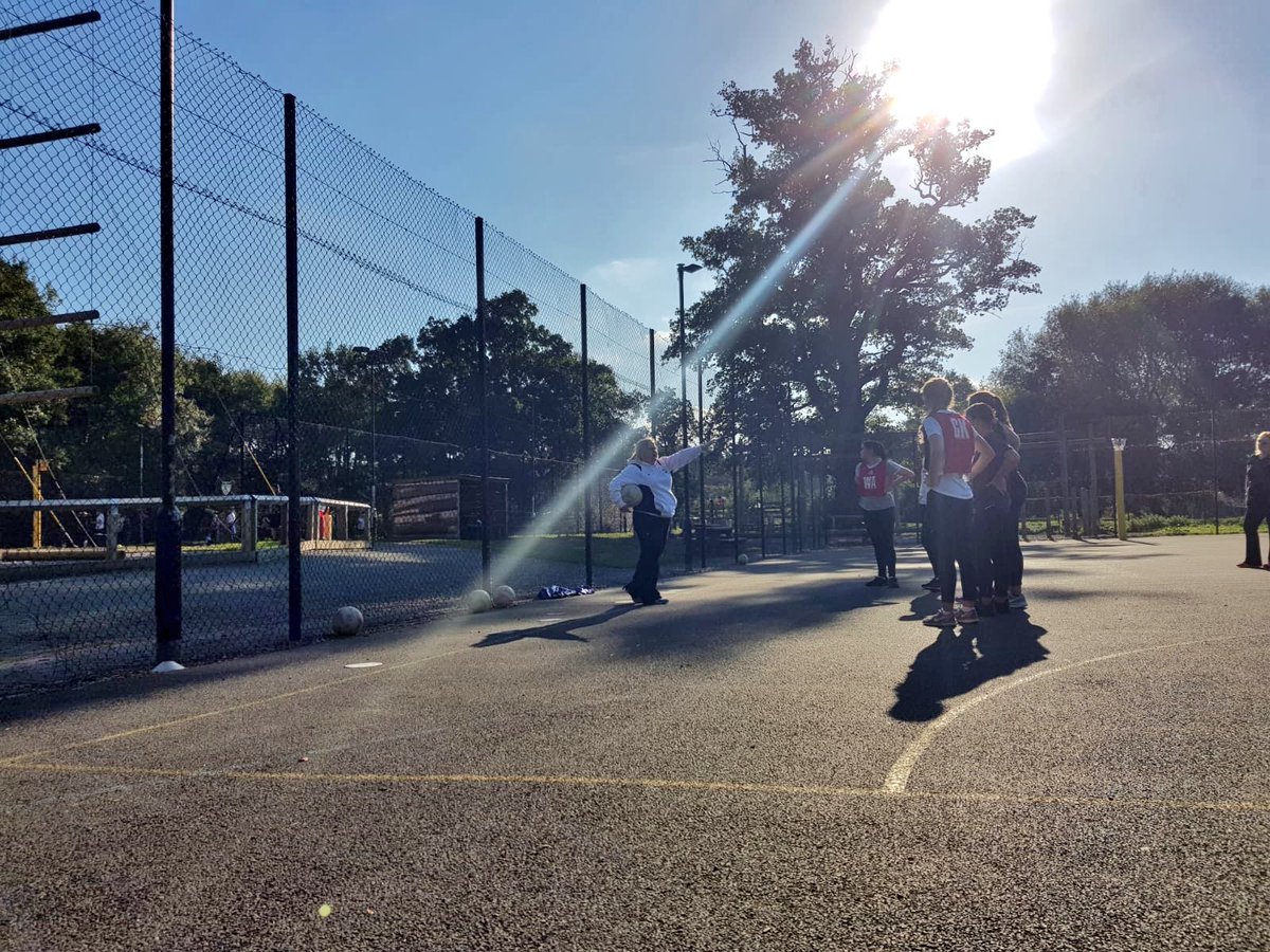 somervaleschool's tweet photo. Enjoyed the sunshine yesterday at #CondoverHall , another bespoke coaching session working on attacking/defensive centre passes thanks to Nikki & coaches. When not on the courts the girls were conquering heights on the aerial trek #DontLookDown #NetsGo https://t.co/1k4164v1Jm
