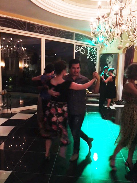 StefaniTango's tweet photo. Tango in Casa Artista Bali.
#tangobali #Tangoinbali #tangoincasaartista #tangoinseminyak #tangoargentino #Milonga #Milongabali https://t.co/5v6YPcVEwH