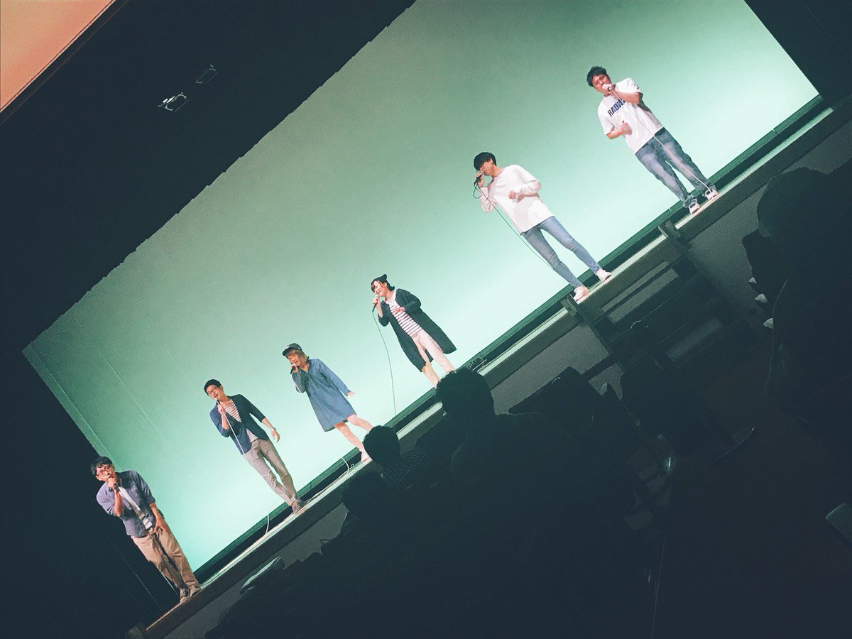 acappella_010's tweet photo. 昨日のライブの１枚です！!衣装は青系で統一しました🙌🎶私たちは「はじまりのうた」と「風になる」を歌いました！けんたろうのMCが止まらないかと思ってそわそわした～‼(笑)来てくださった皆さん、ありがとうございました！企画の方々もありがとうございました🙇 https://t.co/8FaouMVpz2