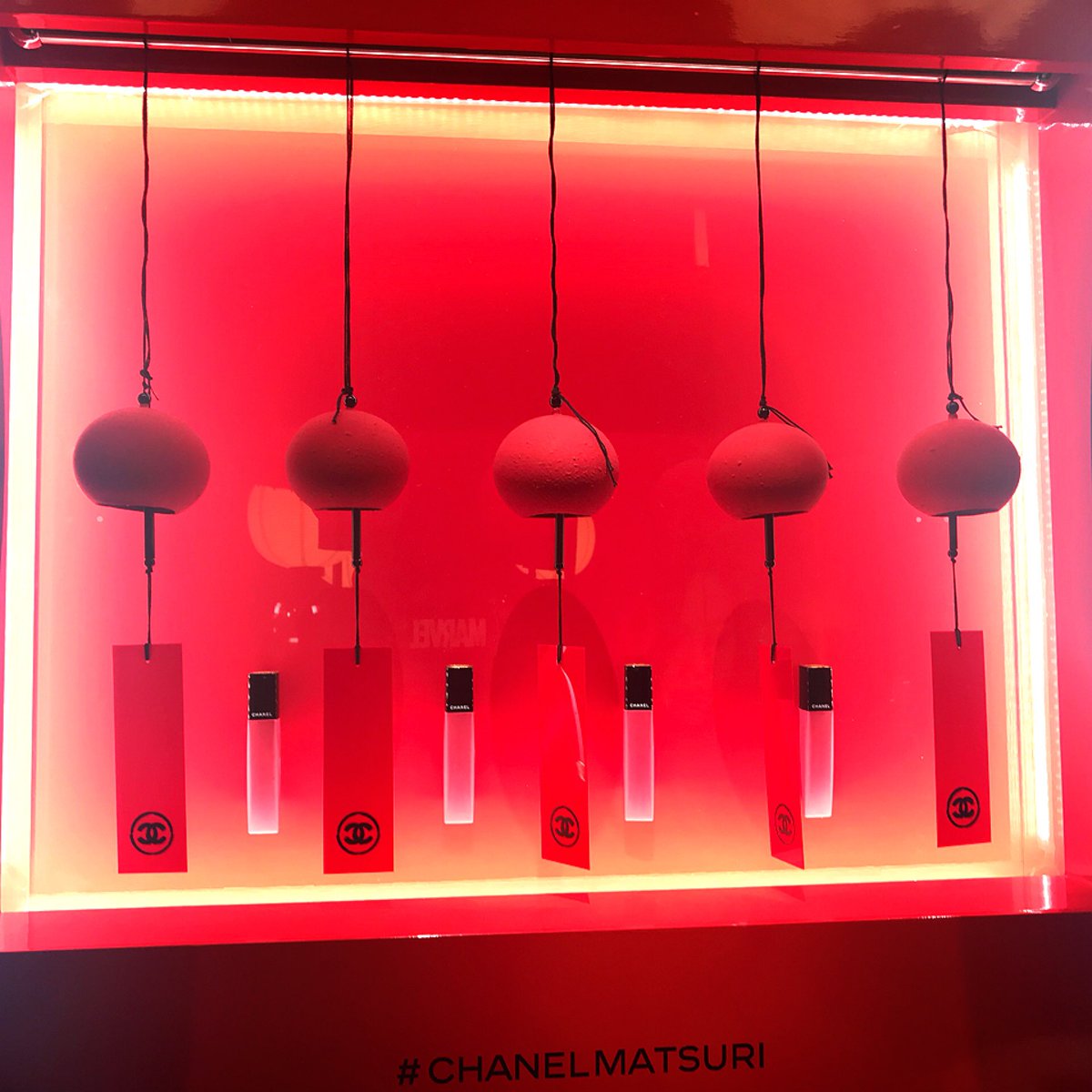 Seenowtokyo 編集部のつぶやき 28日から開催中のシャネル祭りにお邪魔して来ました 都内では10 8まで開催されているのでお時間ある方は是非 Chanel Matsuri 日程 9月28日 10月8日 時間 11 00 19 00 場所 六本木 天祖神社 住所 東京都港区