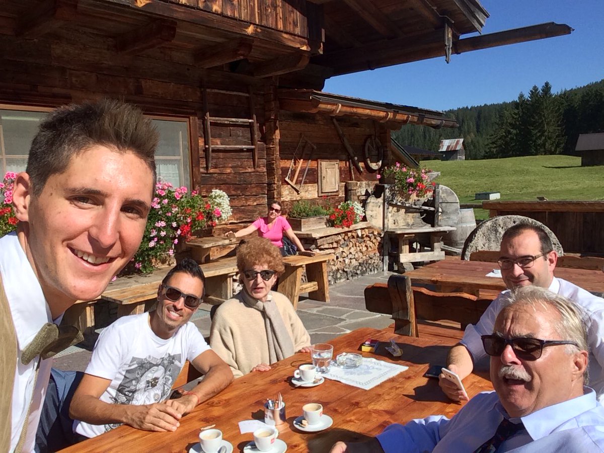 GibelliTiziana's tweet photo. A #Sappada col Sindaco, il presidente #FISIFVG, il vicepresidente del Consiglio Regionale Stefano Mazzolini e il giovane imprenditore locale che ci ospita, per parlare di sviluppo. #CulturaSportFVG #Regione FVG https://t.co/GGUmoaBS6q