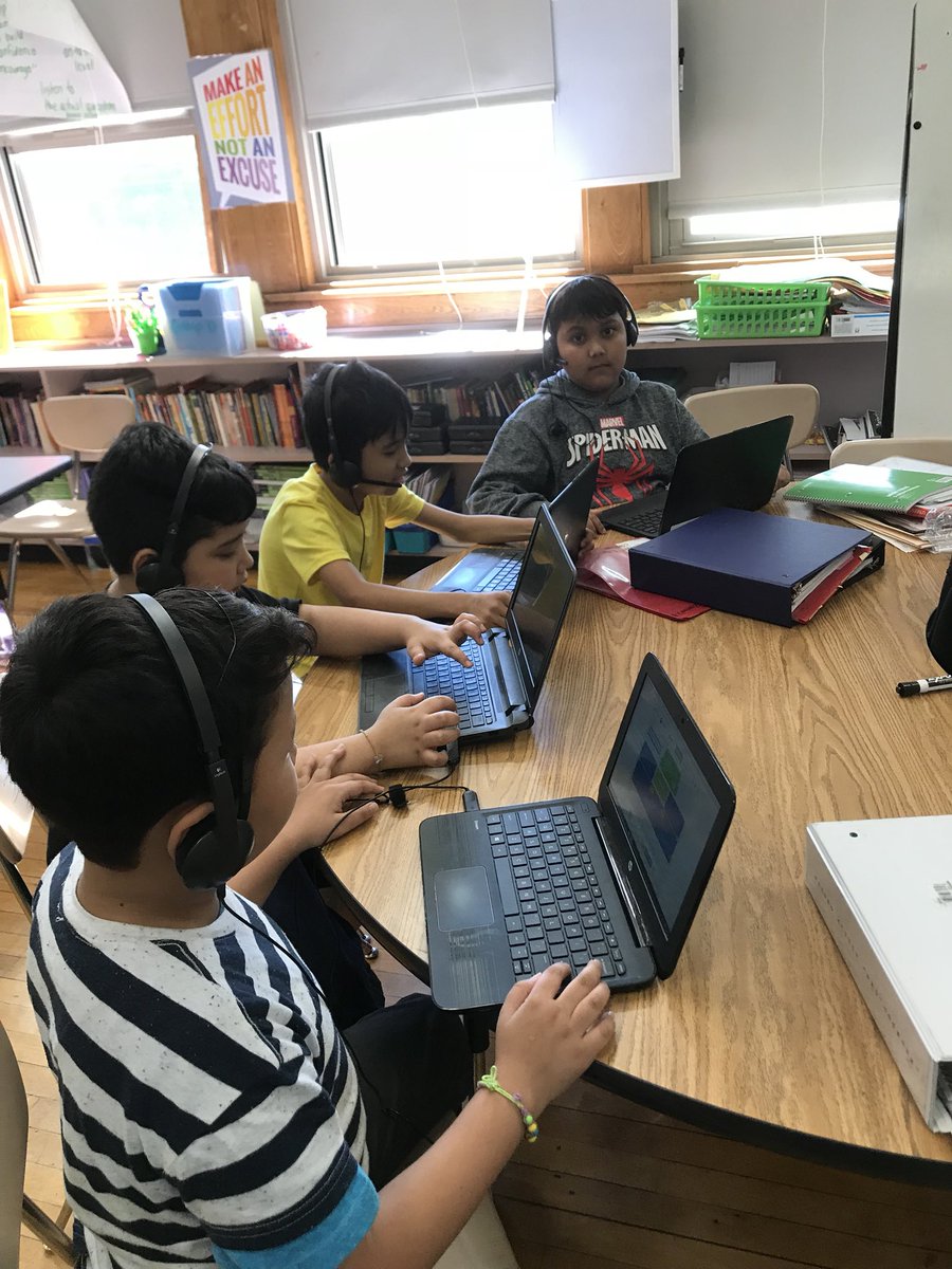Flexible seating and Dreambox in Ms. Mathew’s class allows these 5th grade scholars @FranklinElem2 a chance to learn comfortably and at their own level. <a href="/SyracuseSchools/">Syracuse City School</a> <a href="/Silverlining1/">Wendy Mathews</a> #SCSDSuccess #SCSDPL