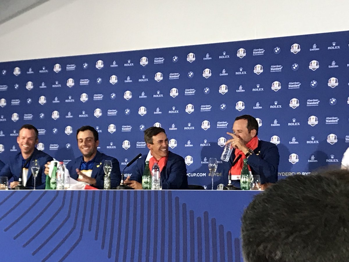 leblog_lpbb's tweet photo. Garcia en conf de presse : “posez la question à Molinari de savoir comment on joue le 17 et le 18 ?
- “quoi ?” Répond Francesco 
- “Tu sais que ce parcours a 18 trous ?” enchaine Sergio
- “Ah oui je les ai joué mardi ! “ conclut l’italien 😂🤪 https://t.co/jjyLRdfagy