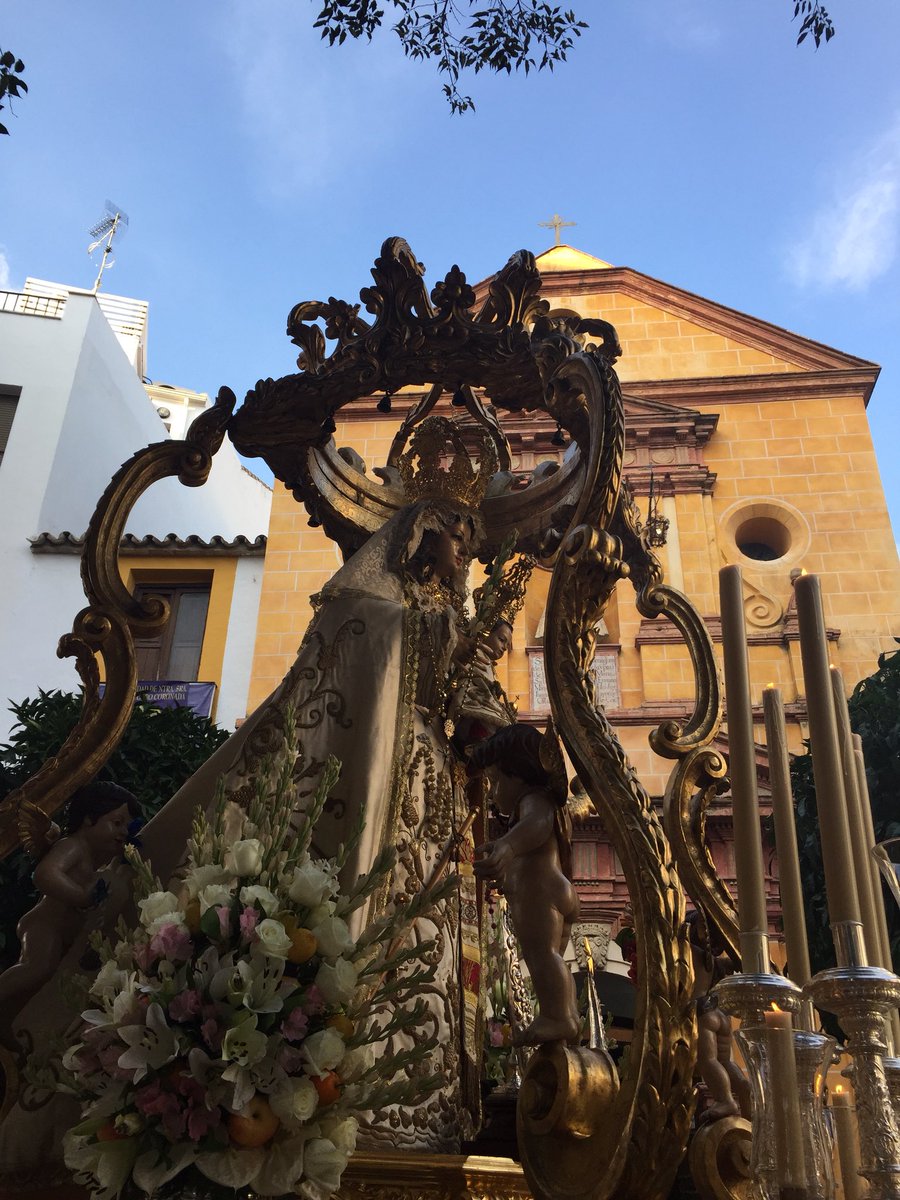 Por fin llega el día esperado y ya se encuentra la alcaldesa perpetua en la calles de su ciudad. Viva la Virgen del Socorro!!!!