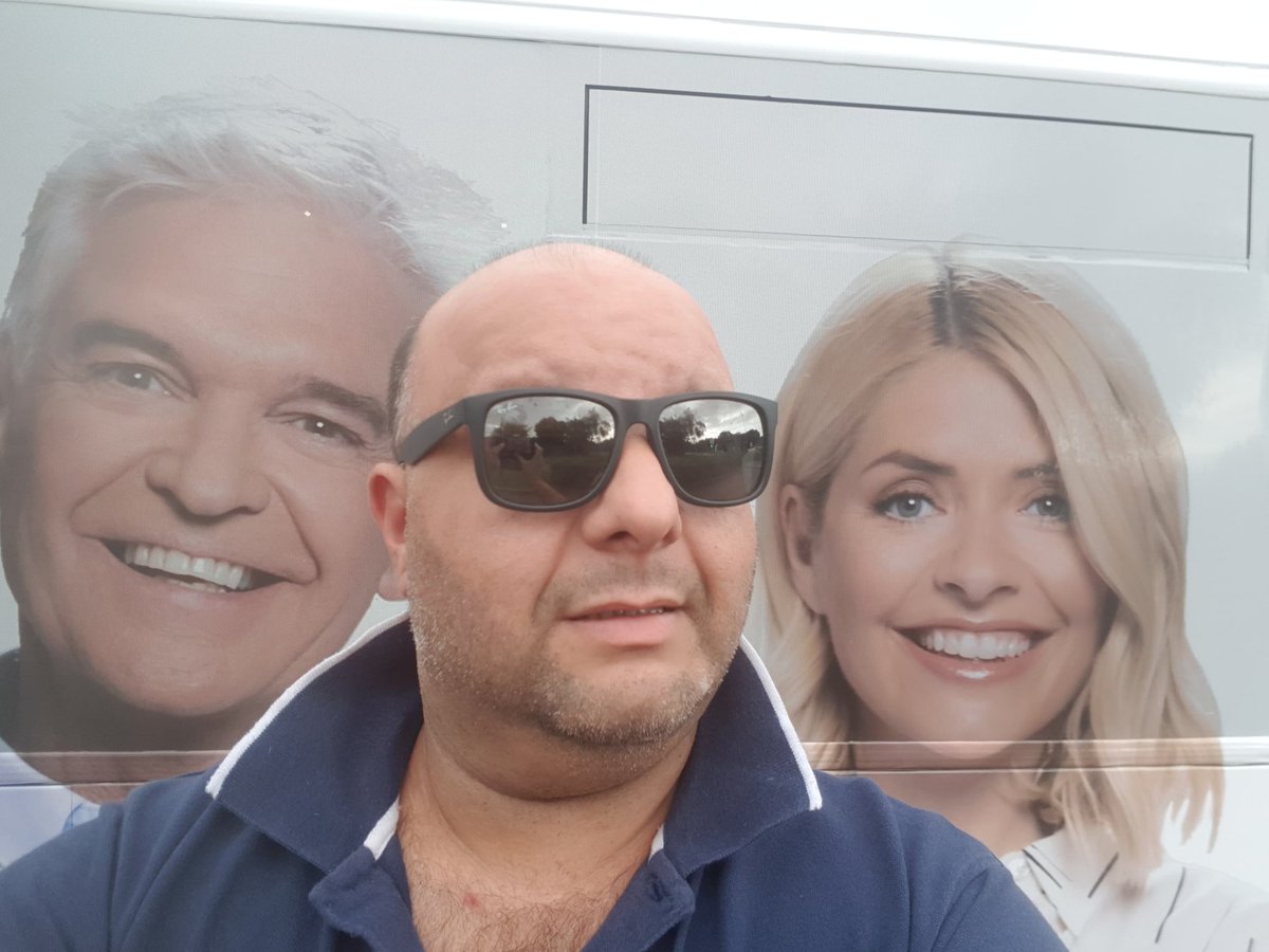 RoadshowPromo's tweet photo. Seems our #roadshowbus driver us in good company with @GMB presenters @hollywills and @Schofe wonder what's going on? https://t.co/vPUrsDGrPM