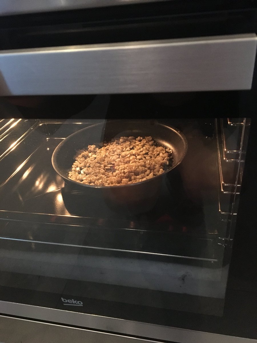 FutureDrDev's tweet photo. Need to sautée onions/garlic for lasagna sauce. Stove isn't working, so we improved. #AreWeGoodStudentsYet #CookingIsHard https://t.co/Uont6dBj3W