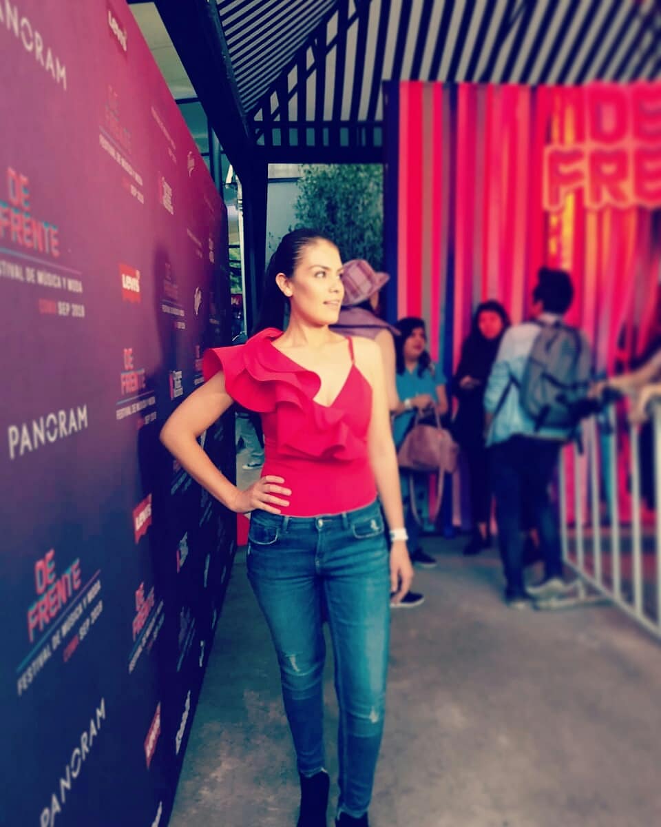 claudiadebernal's tweet photo. @FestDeFrente @LevisMX @EdySmol #cuidatedelacamara #musicaymoda #actress #actressesglamour https://t.co/bL31LYEuXp