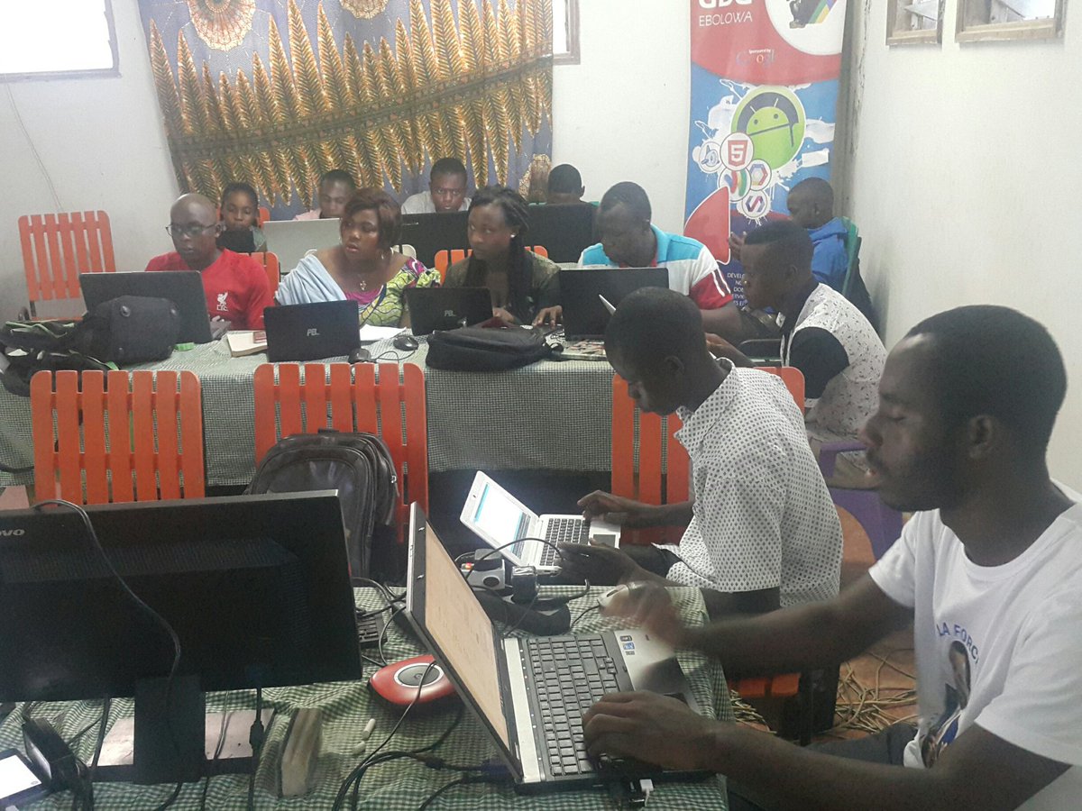 MouzongA's tweet photo. Welcome to the #Google #Next18Extended at #GDGEbolowa with @OBAMSerge https://t.co/MOGyUyILtb