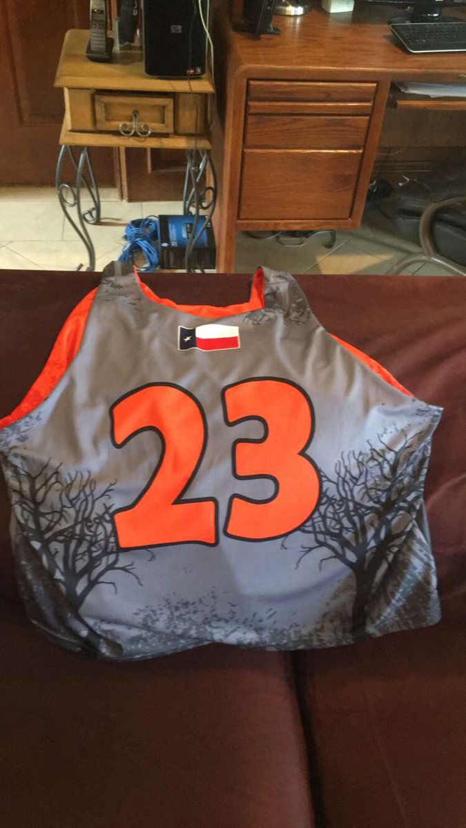 StArnoldBeerLax's tweet photo. #BooBash ready. https://t.co/t0TnFhGmxc