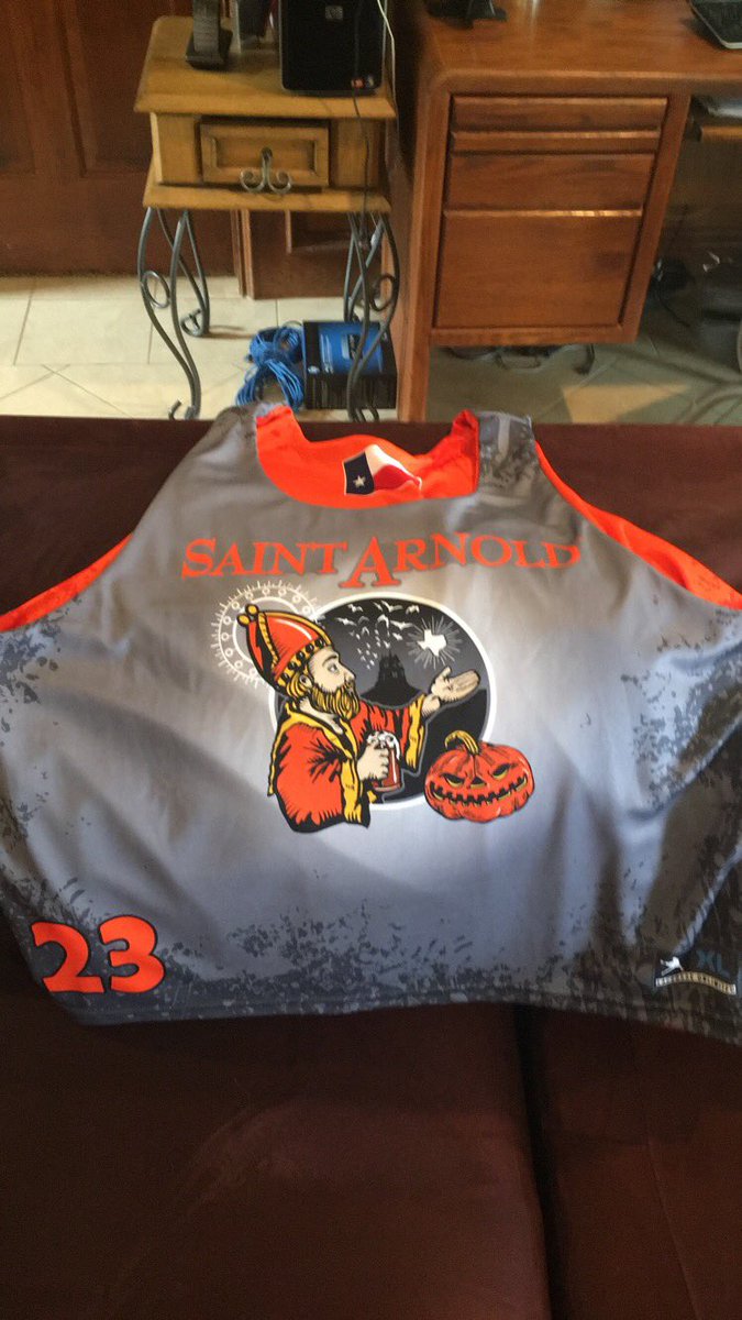 StArnoldBeerLax's tweet photo. #BooBash ready. https://t.co/t0TnFhGmxc