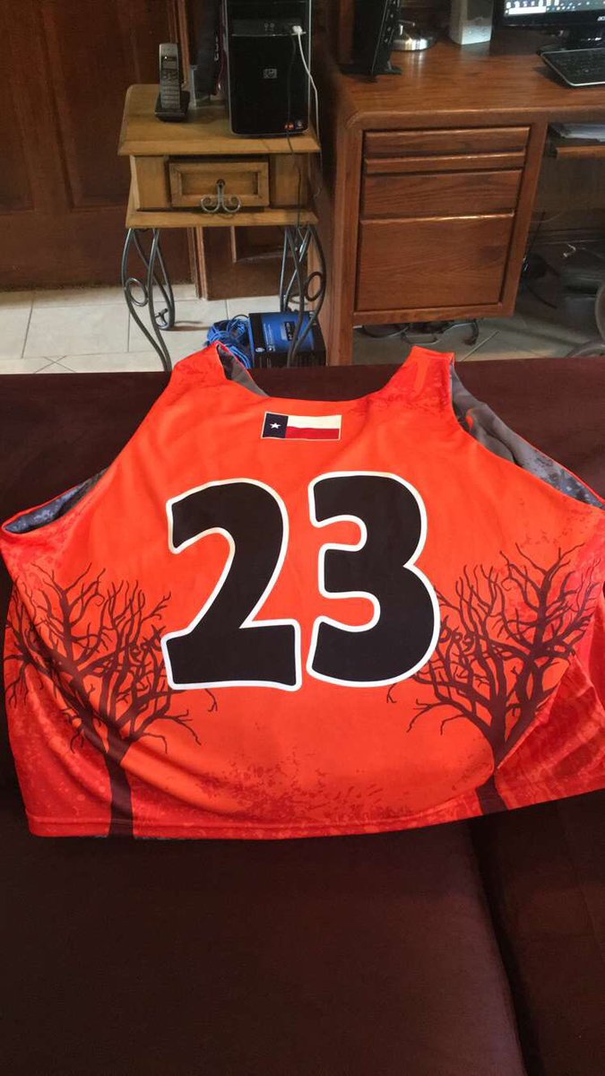 StArnoldBeerLax's tweet photo. #BooBash ready. https://t.co/t0TnFhGmxc