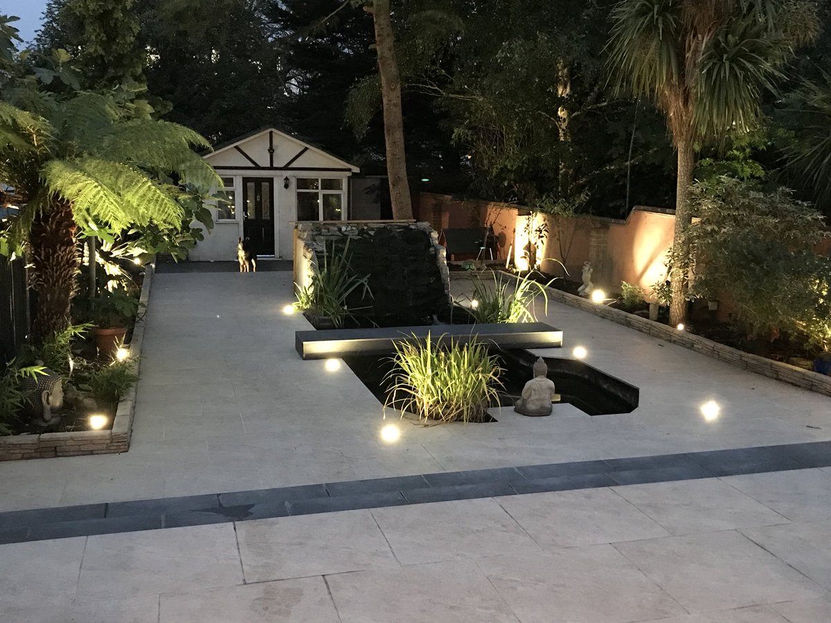 Recent garden lighting install on this beautiful newly landscaped garden carried out by the #StoneServices team!! #electrician #romford