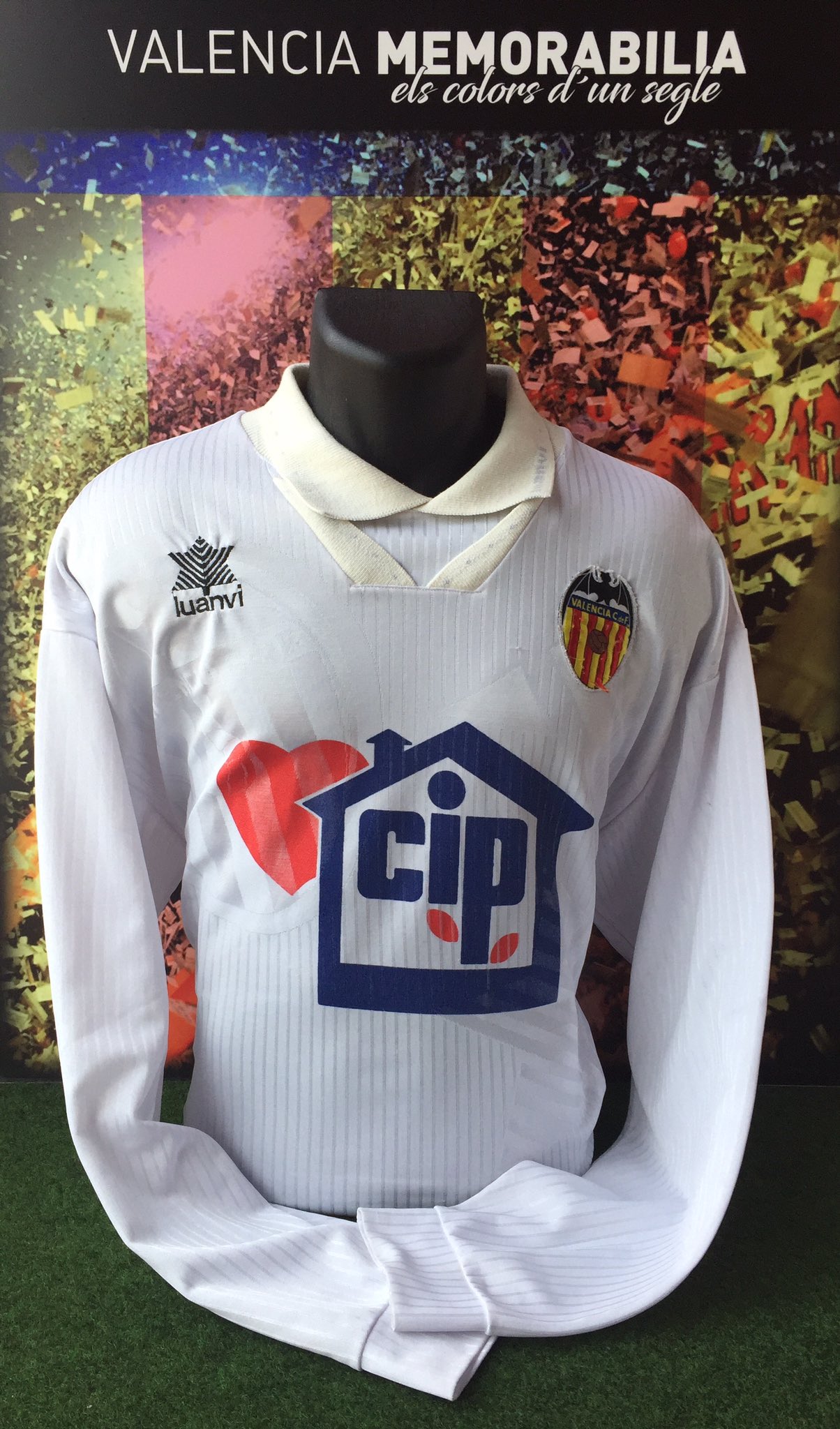 BAJO PALOS on Twitter: "Camiseta Luanvi del CF usada en juego. 1994/95 Luanvi Valencia CF match worn shirt. 1994/95 / Twitter