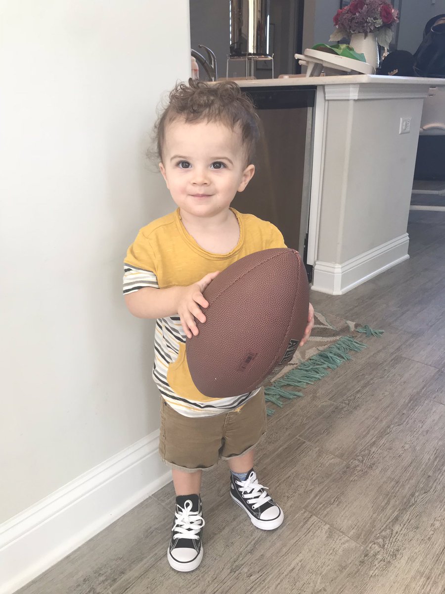 LisaRobbinsTV's tweet photo. Jesus + @Jaguars game = our kind of Sunday 🏈💙 #GoJags https://t.co/4dTAwOmrqt