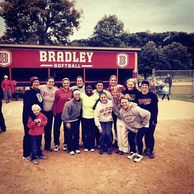BradleySoftball's tweet photo. It's Alumni Day ya'll!!! #throwingitback 11 am at Louisville Slugger Sports Park! #BUSBalums https://t.co/rLQafUGHJg