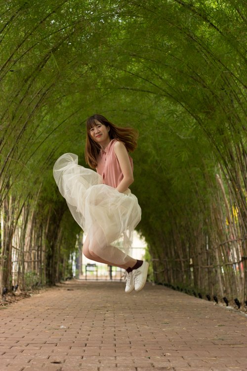 flolotwit's tweet photo. One of the failed attempt to jump beautifully https://t.co/JMuGLwOD9F