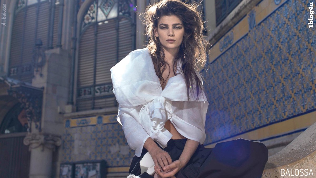 Ruggieri88's tweet photo. #Balossa #whiteshirt lovely brand by #fashiondesigner #IndraKaffemanaite - #SS2019 #camicia #camiciabianca #shirt #SpringSummer19 #SS19 #MFW - #1blog4u #blog #GabriellaRuggieri #blogger #fashionblogger #bloggerlife #WhiteShow #musthave #fashion #ootd ➡️https://t.co/l3sHJUmMfA https://t.co/FP3wYA7JNC
