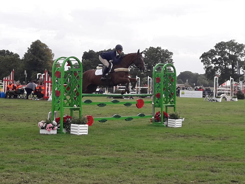 beddownbedding's tweet photo. Well done to @FHEventing for jumping a wonderful clear SJ round at the #OsbertonHorseTrials Trials #CCI1* to finish on a score of 30.9 and secure 2nd place #officialsponsors #beddownbedding #BritishEventing #younghorsechampionships #excel #dustfree #premiumbedding https://t.co/mJjAviuuv3