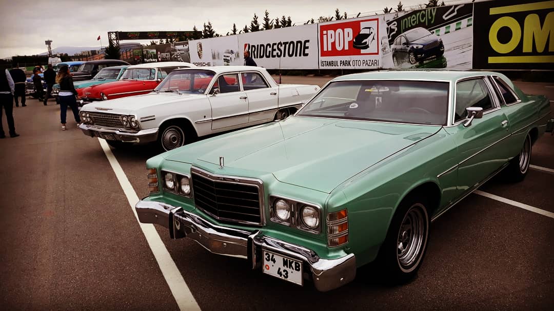 ikodklasik's tweet photo. Weekend Motoring Festivalindeyiz... #weekend #istanbulpark #formula1 #ikod #chevrolet #impala #ford #buick #pontiac #oldsmobile #cadillac #dodge #desoto https://t.co/AnpULJloY4