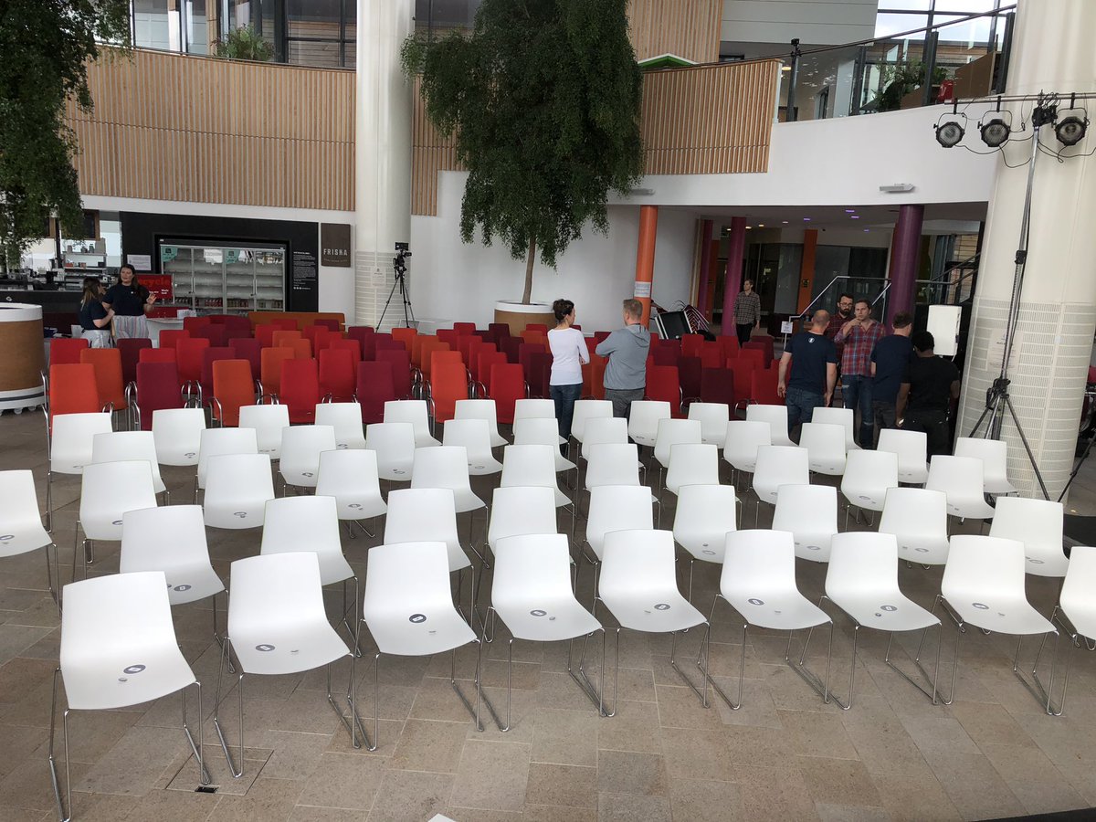 Everyth1ngElec's tweet image. Getting ready to record #FullyCharged news, which, we fervently hope will go out very very soon.