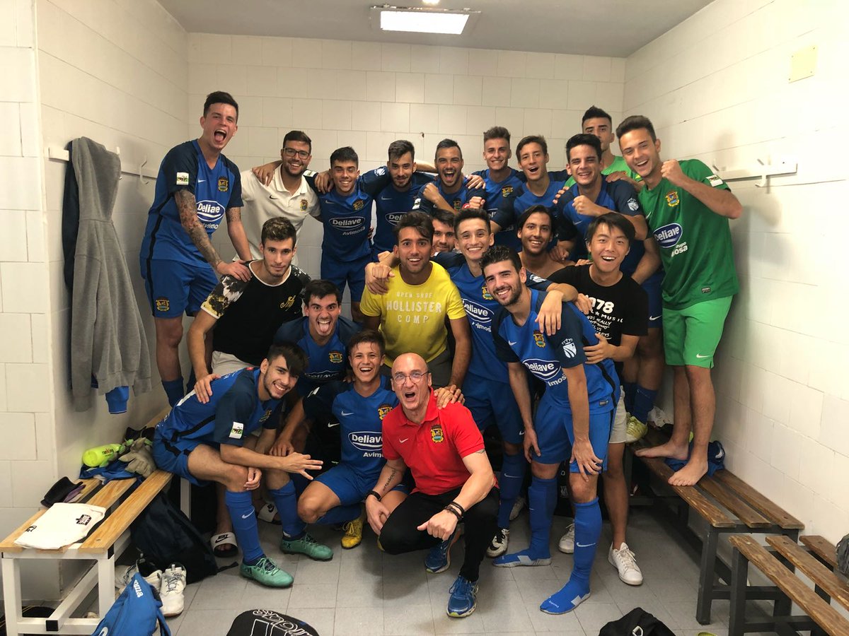 josedaniel1694's tweet photo. Sigamos en esta línea y dinámica! Esfuerzo, actitud y valentía.... Este es el camino! +3 💪 Seguimos trabajando ⚽⚽⚽ #familiablue #gofuenla #filialfuenlabrada @CFuenlabradaSAD @davidfuentedome @navascues_y https://t.co/deHTzU6xqo