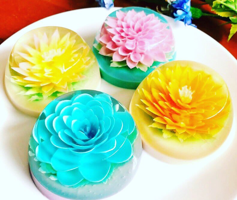 Used hours to made some 3D flower jelly and it was too beautiful to eat! Haven’t decide yet eat or not?! Ahahahhahahah......<a href="/MASTERCHEFonFOX/">MasterChef</a> <a href="/DivaFoodies/">Diva Foodies</a> @ChefShanika <a href="/GordonRamsay/">Gordon Ramsay</a> <a href="/FoxNews/">Fox News</a> <a href="/FOX59/">FOX59 News</a>