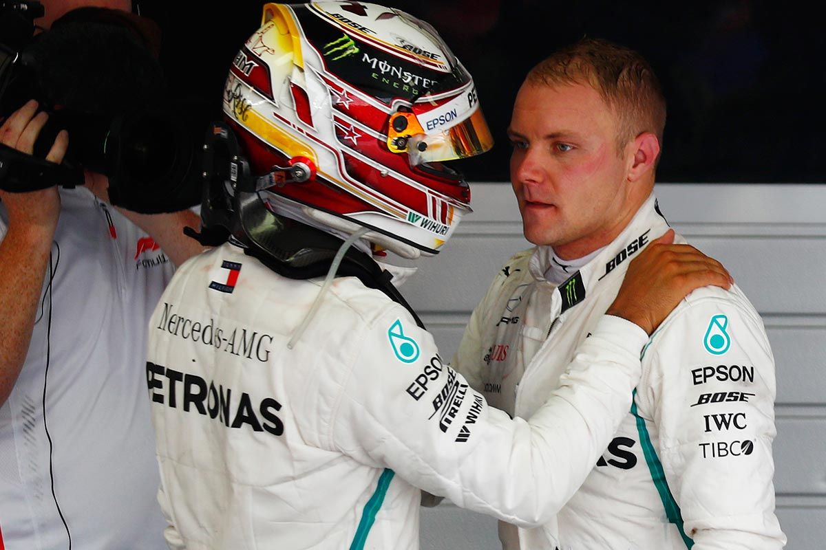autoresit's tweet photo. Lewis Hamilton es más líder del Mundial con su triunfo en el GP de Rusia de Fórmula 1, una carrera que Valtteri Bottas tenía en bandeja hasta que Mercedes impartió órdenes de equipo para favorecer al británico @SoyMotor @autoresit https://t.co/mxOA6u2QlP https://t.co/TCueMCiuiW