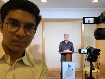 View image on Twitter