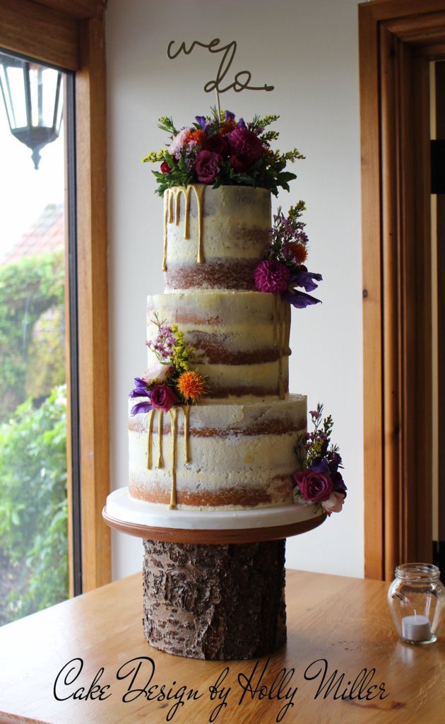 CakeDesignHM's tweet photo. Katie and Nick who were married last weekend at the beautiful @QuantockLakes They celebrated with a gorgeous #seminaked #cake with #goldendrip detail and fabulous floral's by @dinahfloral #weddingcake #seminakedcake #somersetcakedesigner #bespokeweddingcake #weddingideas https://t.co/KkBL33zFEm