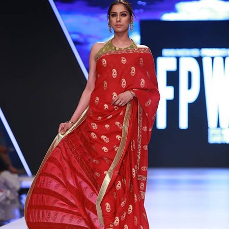 Celebcentralpk's tweet photo. One of the best things from 2018! #FPW18
https://t.co/J9n8fU4Q5b
#CelebrityCentral #CCreports #CCupdates #CCFashion #CChighlights #CCcover #CCentertainment #Highfashion #Fashionweek #Fashionworld #Fashionupdates https://t.co/O27hMubrqX