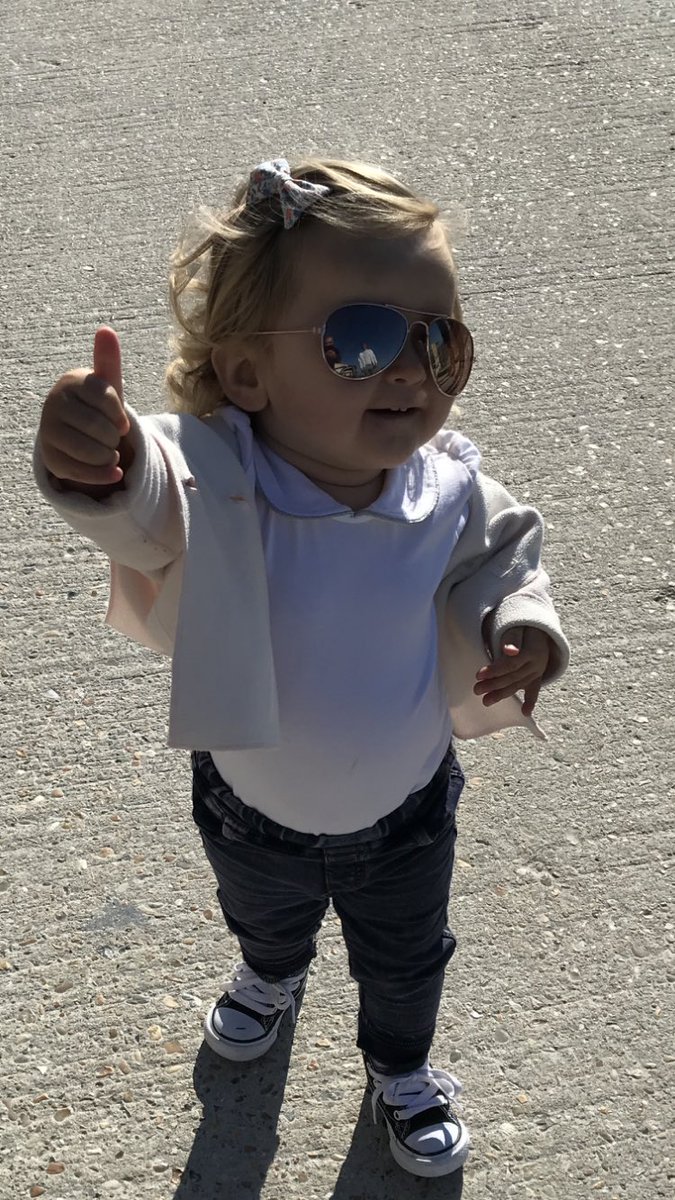 darren7freeman's tweet photo. Sunday’s don’t get better then this 3pts yesterday and a lovely walk along the under cliffs with my granddaughter Ava in the lovely sunshine 🌞 xx https://t.co/X3TQgSg7P7