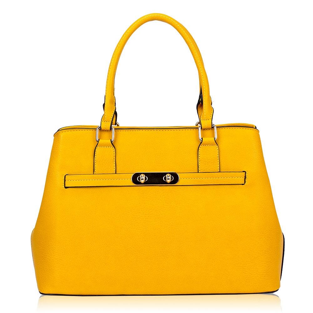 Farfalla_UK's tweet photo. Who said diamonds are a girls best friend? #handbags #handbag #handbagsaregirlsbestfriend #yellow #yellowhandbag #yellows #bags #bag #yellowbag #diamonds #handbagshopping #handbagshoppingday #handbagsonline #farfalla_uk https://t.co/MJmm6pjpNo