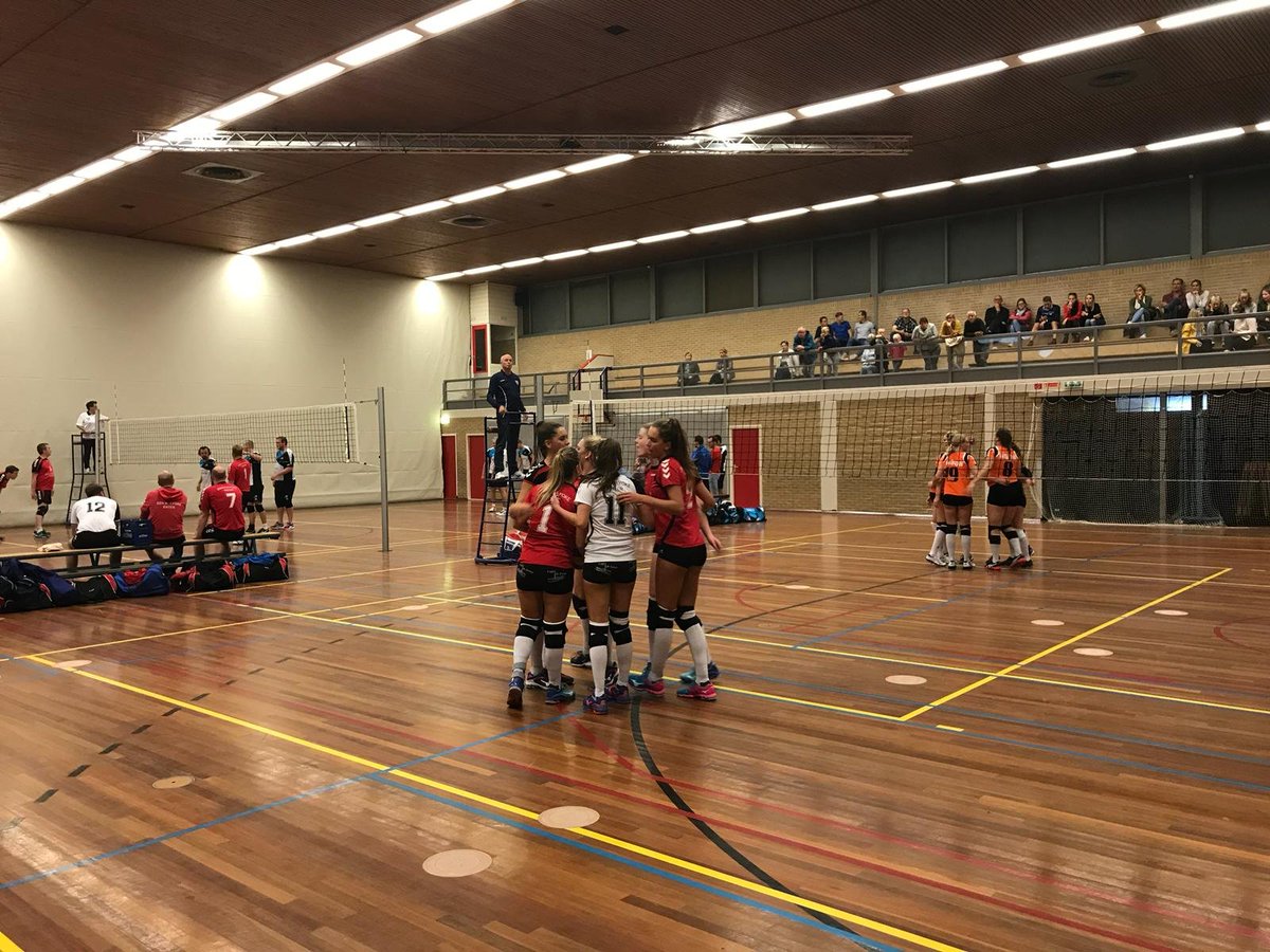 Dames 1 verliest met 3-1 van Dynamo Tubbergen DS2 vvholyoke.nl/index.php/actu…