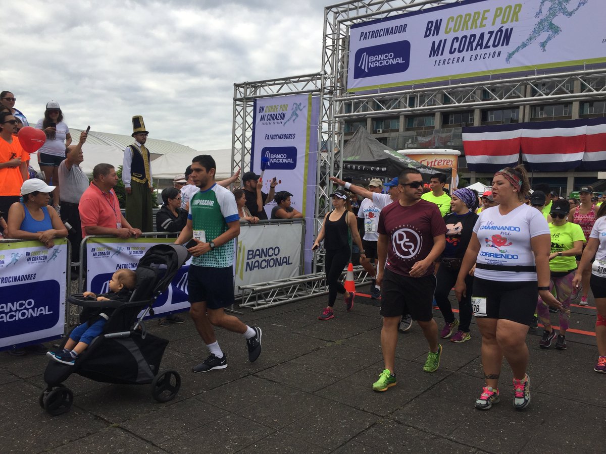 banconacionalcr's tweet photo. Inició la carrera y caminata BN Corre por mi corazón. ❤️
Gracias a las personas que se unieron a apoyar esta noble  causa; el dinero recaudado irá al Equipo de Cardiología del Hospital México. https://t.co/pGFGi1K134
