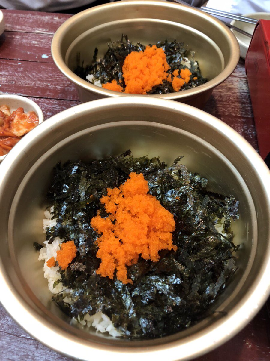 GerrardNan's tweet photo. Xiu1988cafe ลาดพร้าววังหิน81 อาหารเกาหลี มาซ้ำรอบ2 ซี่โครงหมูเผ็ดอร่อย แต่คราหลังจะบอกไม่ใส่เส้นรามยอนมันดูดซุปอยากซดซุปเผ็ดๆ ข้าวกำไข่กุ้งเป็นอีกเมนูที่แนะนำให้สั่ง เค็มๆหอมน้ำมันงา ไข่กุ้งกรุบๆ แต่วันนี้เค้าหุงข้าวมาแข็งไปหน่อย คอร์นชีสยืดสะใจ ไข่ตุ๋นฟูนุ่ม #อร่อยไปแดก @aroii https://t.co/02yZjae0XF