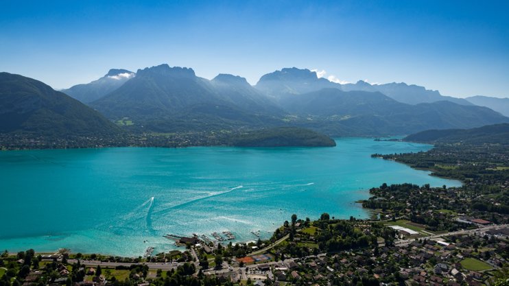 furtherbars's tweet photo. Come visit us in our store in Annecy and enjoy 15% off on all #furtherbars https://t.co/2mTiLOaTFU
