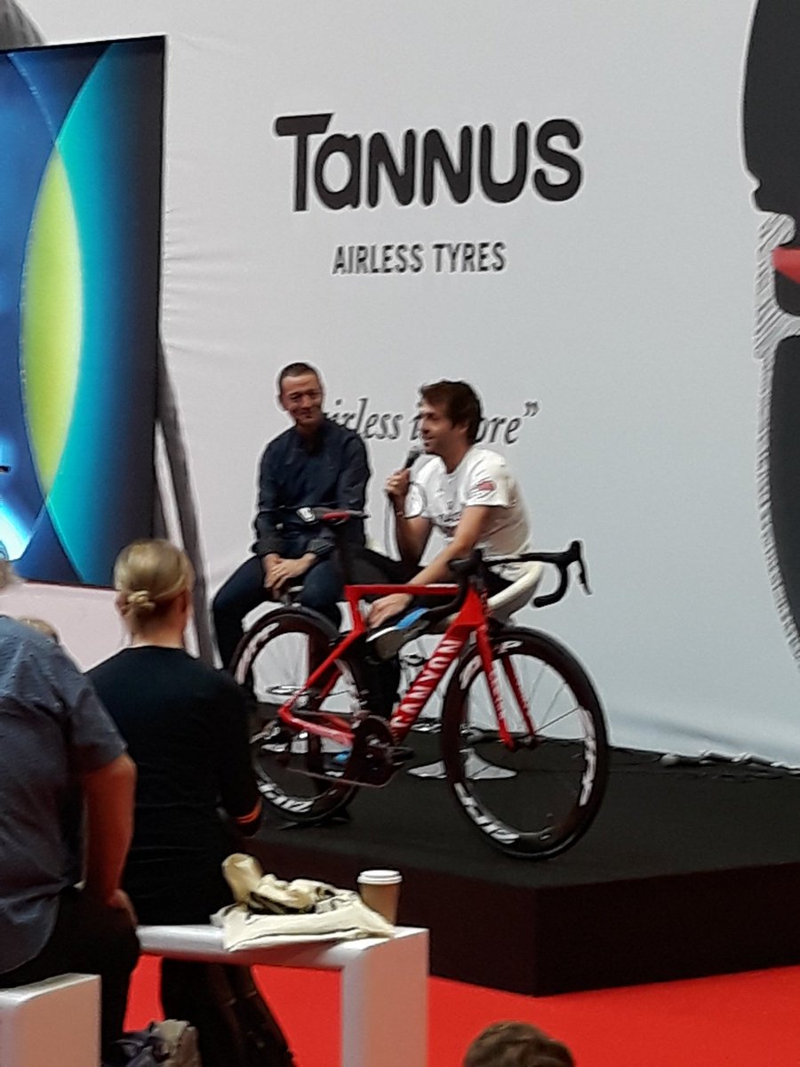 TeamScoffield's tweet photo. Brill talk from @alexdowsett and @nedboulting @CycleShow #cycleshow2018 👍👍👍 https://t.co/aKzevgpnQY