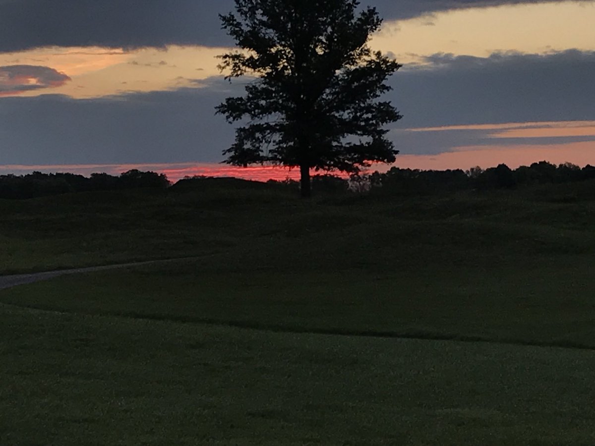 schott_joel's tweet photo. Good morning golfers! Love starting my weekends off working! #dowork #love #golf #faith #sunrise @PurgatoryGolfCl @JSchriner1 good luck with all the players today. Hope someone wins a car today🙏❤️ https://t.co/9mtlV78qwZ