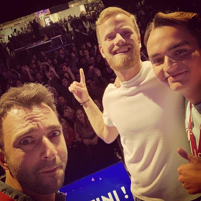 PerrierMister's tweet photo. VIVE LE ROYAUME!
#royaumeduweb #grandescene #swissinfluencer #rockstar #misterperrier https://t.co/0YKax4YEPY https://t.co/fD7JADxz20