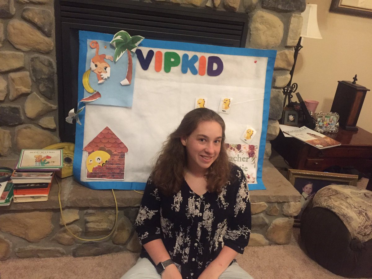 dino_tales's tweet photo. When you decide to take a spontaneous trip to see family and donβt have to worry about your work because you can just bring it with you! #thevipkidlife #VIPKID #flexibility #ilovemyjob #VipkidClassroom https://t.co/xVOvSk8x0p