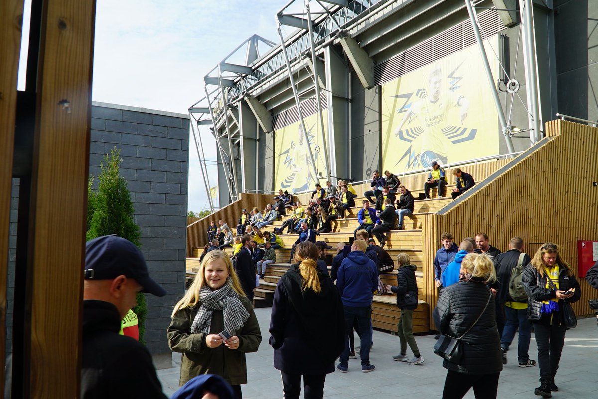 BrondbyIF's tweet photo. Så er Fanzonen officielt åbnet på Brøndby Stadion 💛😍💙 #Brøndby #Fanzonen https://t.co/wk8ltavoJ0
