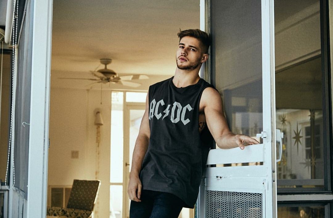 Wyatt Matthew (@halliwellwizard) on Twitter photo 