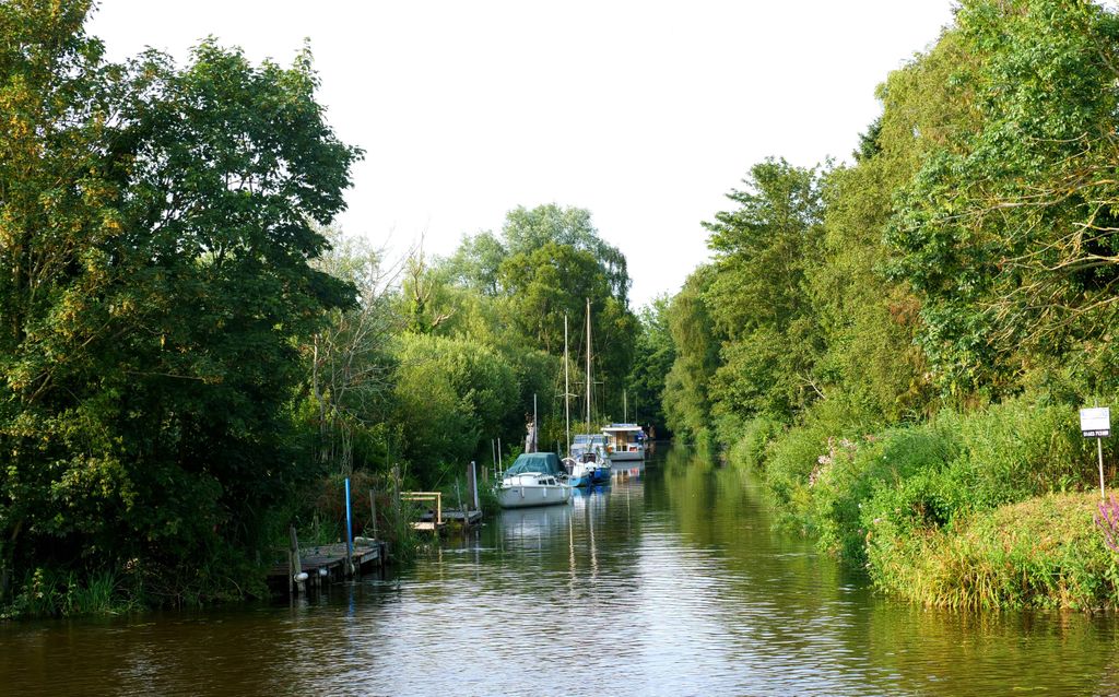 The Norfolk Broads offers a very unique and relaxing holiday experience. 🌳

Explore the broads the right way, with Broom Boating Holidays: broomboatingholidays.com/index.php 

#NorfolkBroads #Holiday