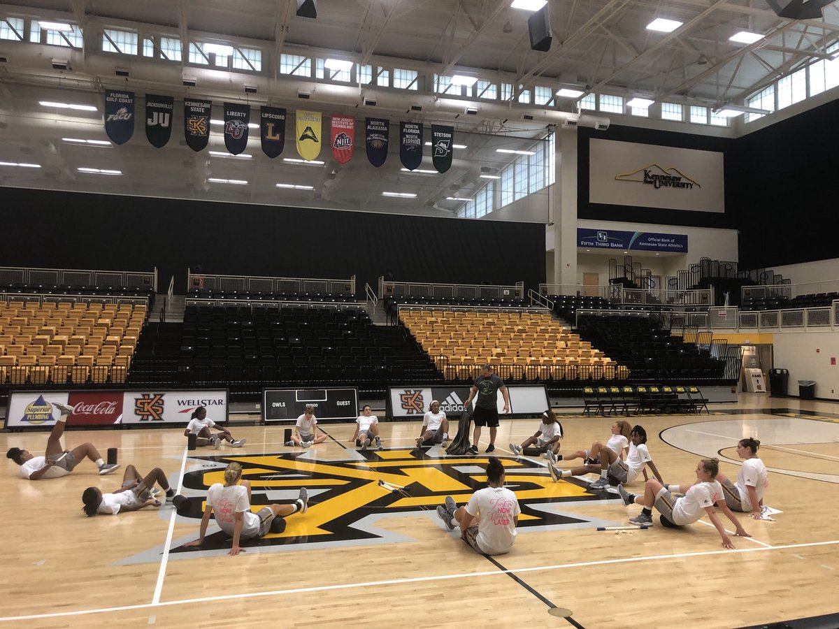 KSUOwlsWBB's tweet photo. Happy Sunday Owl Fam! 

Today is our preparation day for the week. When you stay ready, you never have to get ready!

Stay tuned for this weeks Owl Call💪🏽💛🖤 #GoKSUOwls #GoldStandard #38days #FightLikeAGirl https://t.co/fzICbOhKAK