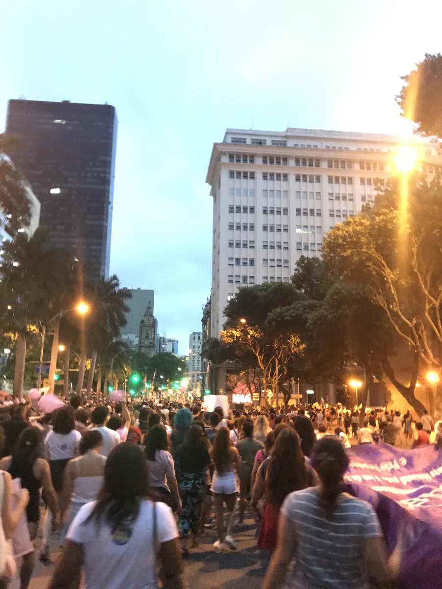 thays_venturim's tweet photo. Brazilian streets full of powerful women fighting against fascism, sexism, homofobia...#EleNao #HimNot #Eleições2018 https://t.co/vc7IUlmUTf