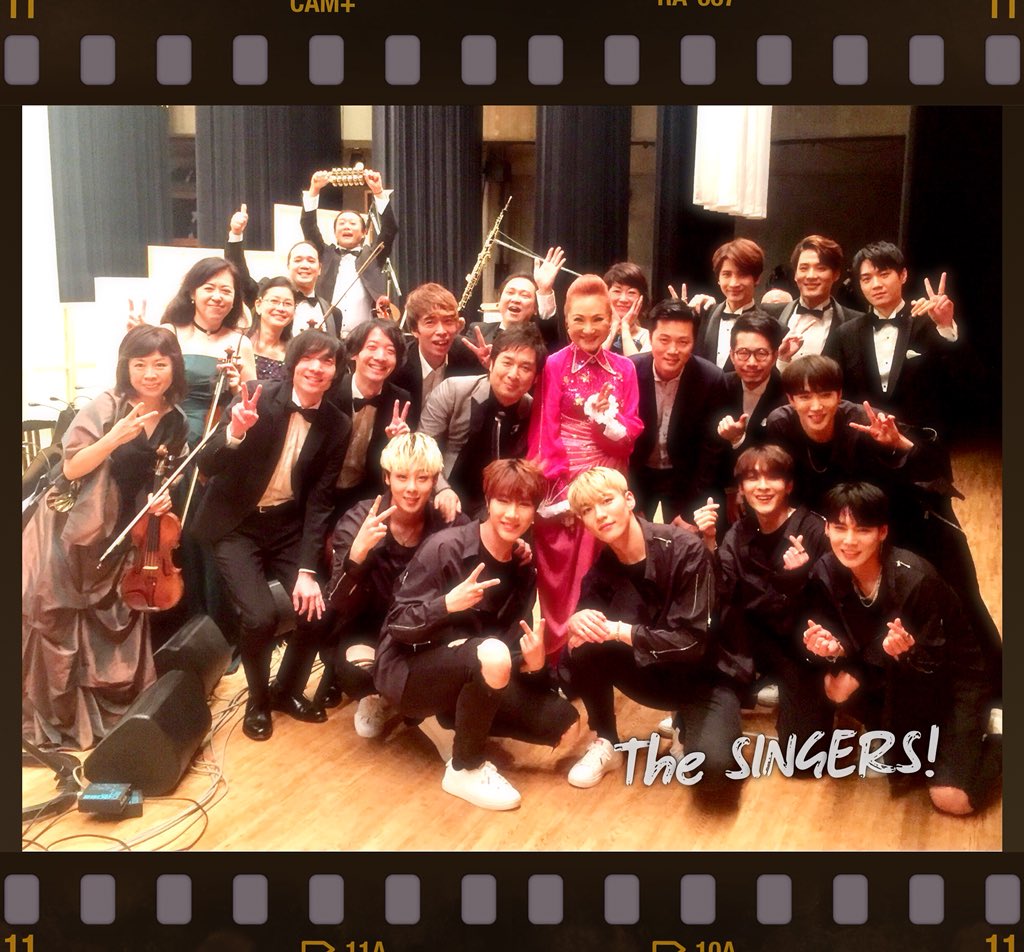 Baladin_n's tweet photo. 終演後、全員で記念撮影！
あっという間でしたが、楽しいひととき📷でした😃
夜は、特に心配していたのですが、沢山の方々にいらして頂き、本当感謝でした✨🙇‍♀️
皆様、ありがとうございました‼️ https://t.co/PZFxsHa5BF