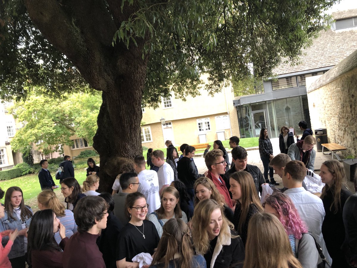 Look at all these lovely freshers! #WelcometoOxford