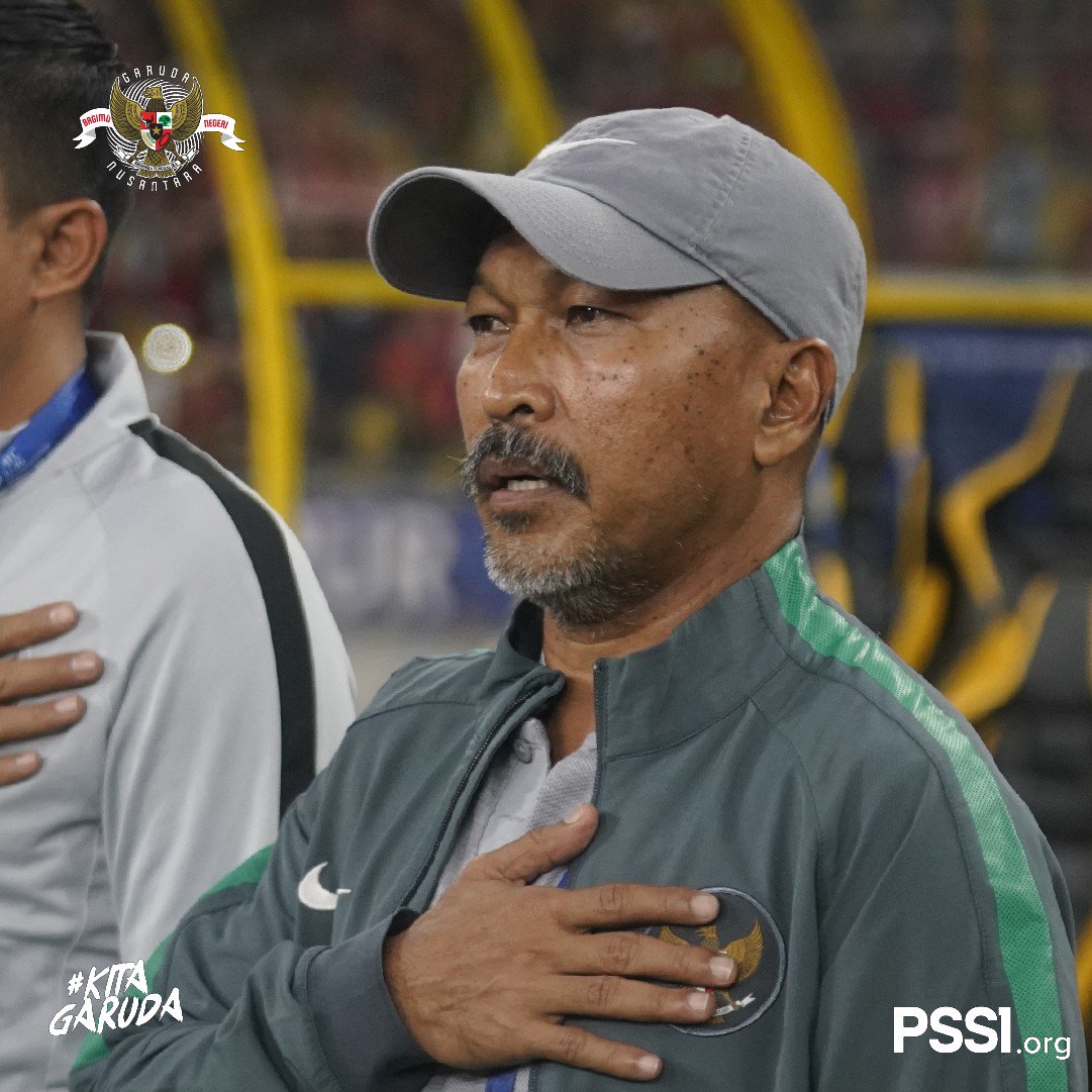 PSSI's tweet photo. "Kalau mau mendengar kritik, ya, kritik dan saran itu harusnya dari saya karena saya ini adalah pelatih mereka. Para pemain harus fokus tak perlu memikirkan komentar di media sosial," tegas Fakhri Husaini.

#PSSINow #KitaGaruda https://t.co/SOuiatByK0